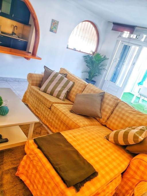Apartment The Perfect Place To Relax Bedroom With Hot Tub, Beautiful Tropical Garden Area. Bbq And Big Open Spaces Through The House.it Is Located In A Quiet Place, But Still 5 Min Away From The Touristic Puerto Rico And Walking Distance From The