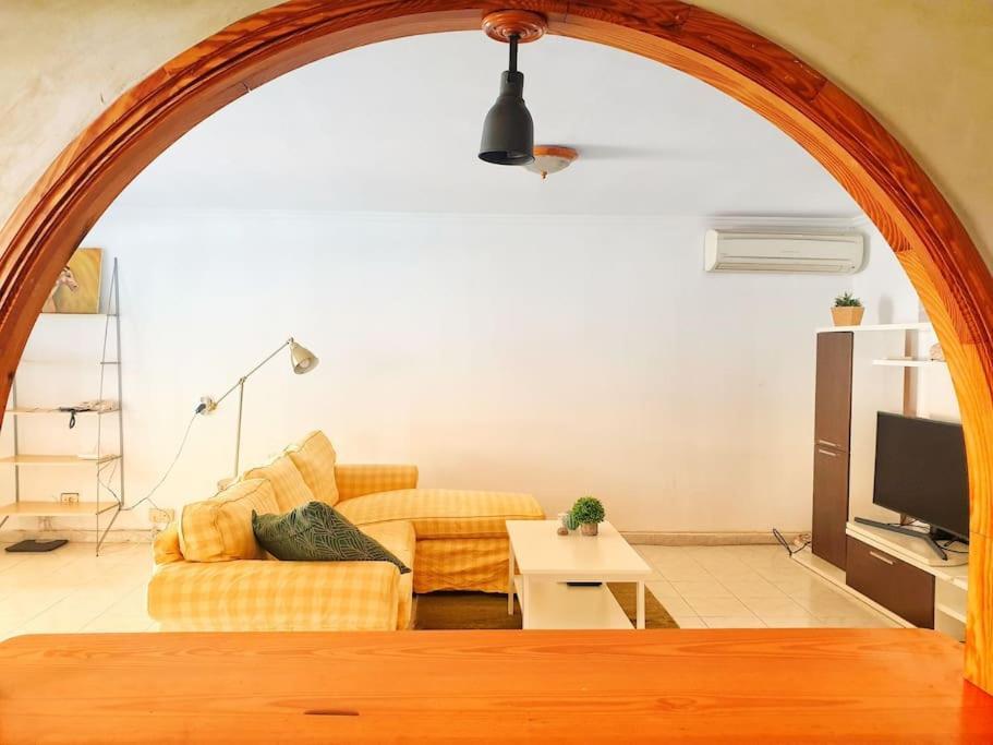 Tropical Oasis Retreat: Hot Tub, Garden, And Proximity Apartment *