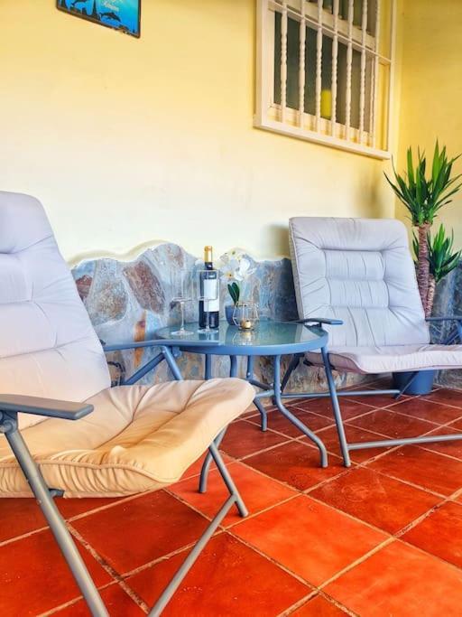 Apartment Tropical Oasis Retreat: Hot Tub, Garden, And Proximity *